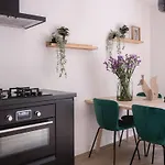 De Koekoek I Modern En Vrijstaand In Het Bos Semesterbostad *